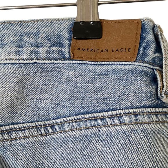 American Eagle: Regular Fit Light Wash Distressed Jeans - Picture 10 of 10
